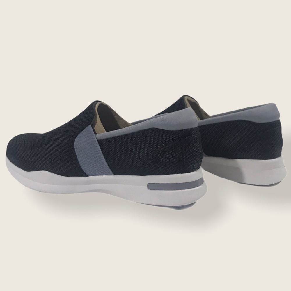 NWOT Vantage Grey’s Anatomy Slip On Slip Resistant